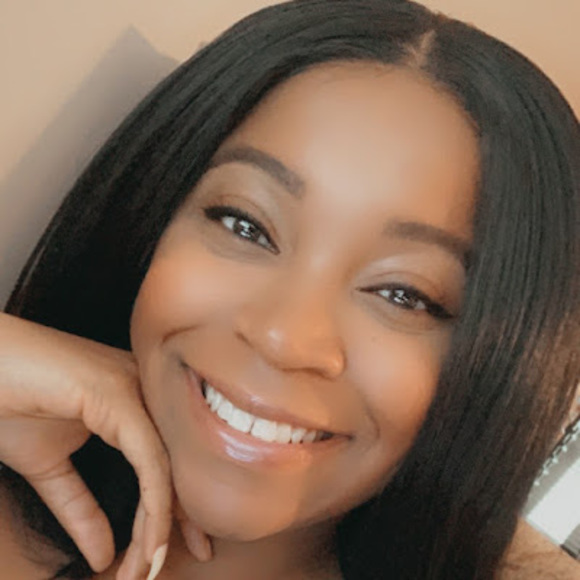 Meet your Posher, Adriana - Picture 1 of 1